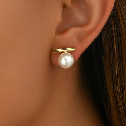 Élise Pearl Stud Earrings